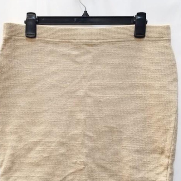 3 piece St John bundle 2 skirts and one top - Picture 11 of 13